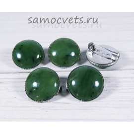 Брошь с натуральным нефритом кабошон круг 18 мм (Улан-ходинское м-е)