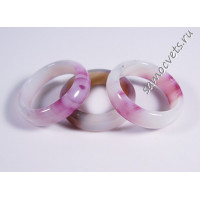 Кольцо из камня агат белый с розовым огран. 5 мм